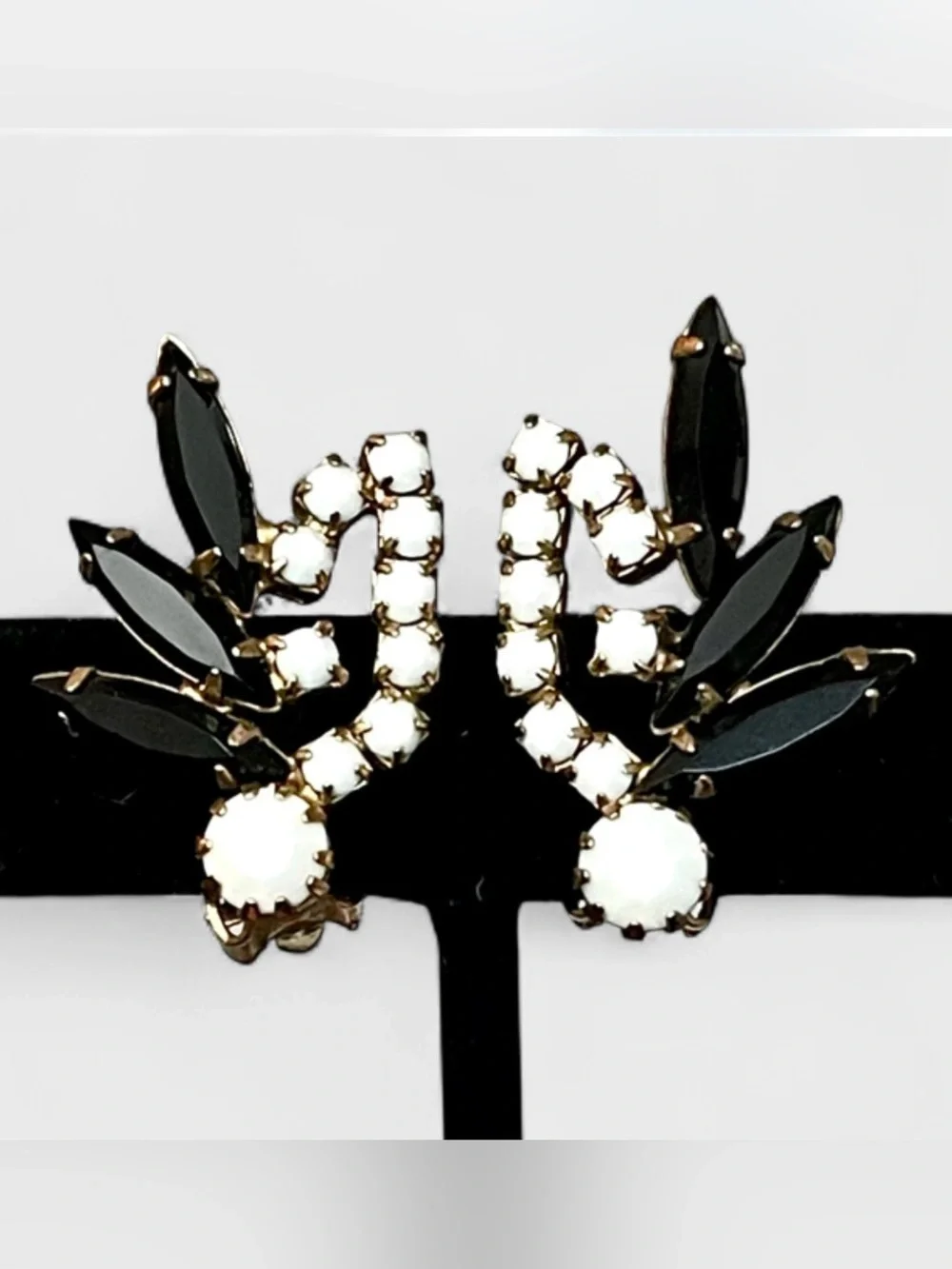 Vintage MCM Black & White Rhinestone Clip On Earrings Mod Atomic Art Deco Noir - Picture 2 of 8